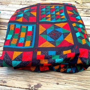 QUEEN COMFORTER WITH MATCHING PILLOWS.